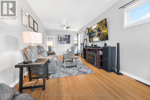 4091 Highway 35, Kawartha Lakes, ON - Indoor Photo Showing Living Room