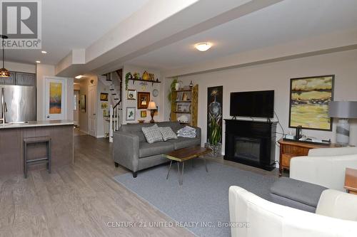 1639 Hetherington Dr, Peterborough, ON - Indoor Photo Showing Living Room With Fireplace