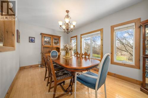 36 Bond Street E, Kawartha Lakes, ON - Indoor Photo Showing Dining Room