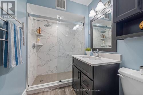 36 Bond St E, Kawartha Lakes, ON - Indoor Photo Showing Bathroom