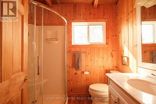 101 Rollie'S Bay Rd, Curve Lake First Nation 35, ON - Indoor Photo Showing Bathroom