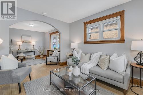 23 Wilhelm St, Kitchener, ON - Indoor Photo Showing Living Room