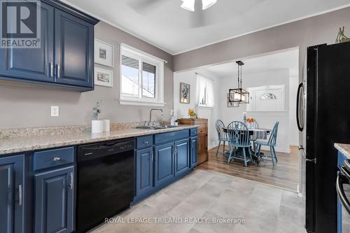 24 Brant Ave, St. Thomas, ON - Indoor Photo Showing Kitchen