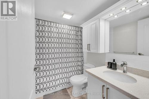 #202 -23 Main St, Hamilton, ON - Indoor Photo Showing Bathroom