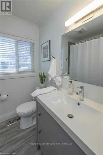 53 Trillium Cres, London, ON - Indoor Photo Showing Bathroom