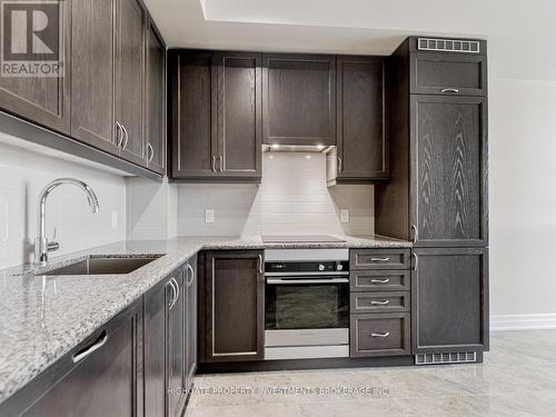 501 - 9085 Jane Street, Vaughan, ON - Indoor Photo Showing Kitchen With Upgraded Kitchen