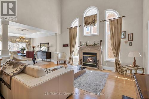 76 Littleside St, Richmond Hill, ON - Indoor Photo Showing Living Room With Fireplace