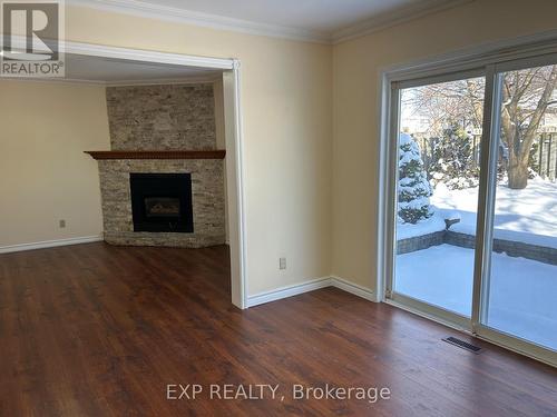 460 Grove St E, Barrie, ON - Indoor Photo Showing Living Room With Fireplace