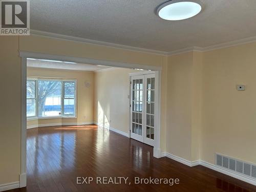 460 Grove Street E, Barrie, ON - Indoor Photo Showing Other Room
