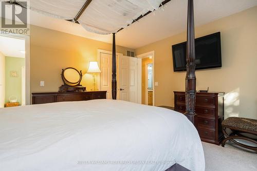 30 Illinois Cres, Wasaga Beach, ON - Indoor Photo Showing Bedroom