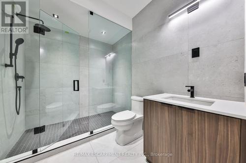 20A Broadview Avenue, Mississauga, ON - Indoor Photo Showing Bathroom