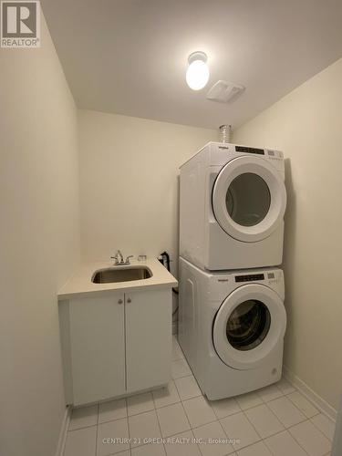142 Landsbridge St, Caledon, ON - Indoor Photo Showing Laundry Room