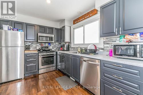 8732 Hwy 12, Oro-Medonte, ON - Indoor Photo Showing Kitchen With Upgraded Kitchen