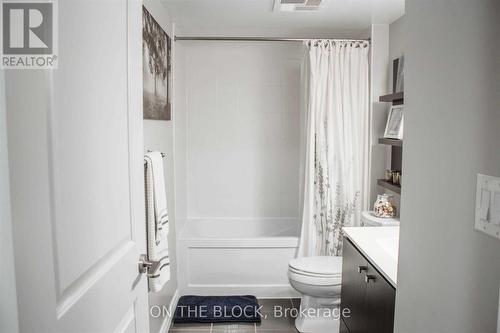2306 - 2015 Sheppard Avenue E, Toronto, ON - Indoor Photo Showing Bathroom