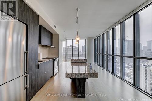 #1604 -101 Charles St E, Toronto, ON - Indoor Photo Showing Kitchen