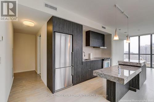 #1604 -101 Charles St E, Toronto, ON - Indoor Photo Showing Kitchen