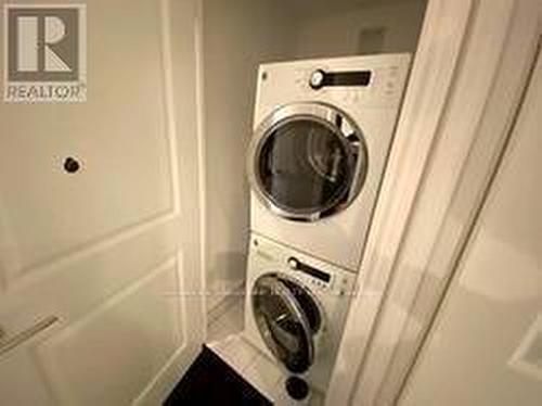 4206 - 386 Yonge Street, Toronto, ON - Indoor Photo Showing Laundry Room