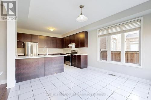 11 Willoughby Way, New Tecumseth, ON - Indoor Photo Showing Kitchen