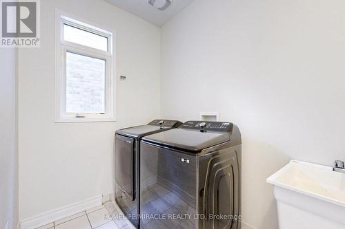 11 Willoughby Way, New Tecumseth, ON - Indoor Photo Showing Laundry Room