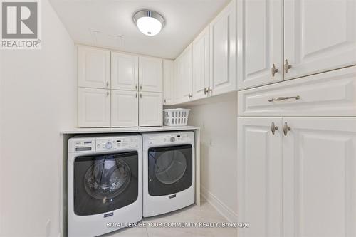 #809 -33 Weldrick Rd E, Richmond Hill, ON - Indoor Photo Showing Laundry Room