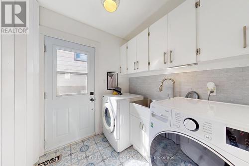 188 Olde Bayview Ave N, Richmond Hill, ON - Indoor Photo Showing Laundry Room