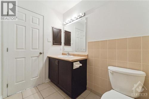 220 Macoun Circle, Ottawa, ON - Indoor Photo Showing Bathroom