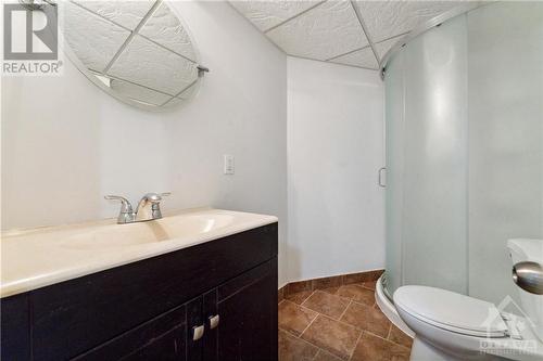 220 Macoun Circle, Ottawa, ON - Indoor Photo Showing Bathroom