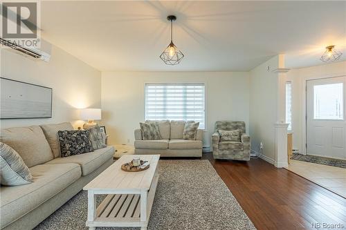 657 Baie, Beresford, NB - Indoor Photo Showing Living Room