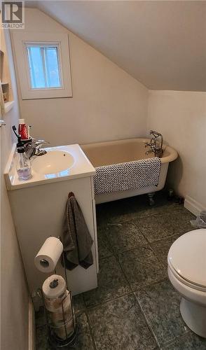 433 Eva Avenue, Sudbury, ON - Indoor Photo Showing Bathroom