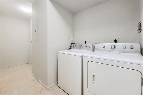 700 Dynes Road|Unit #908, Burlington, ON - Indoor Photo Showing Laundry Room
