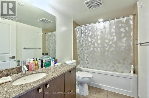 #1007 -88 Sheppard Ave E, Toronto, ON - Indoor Photo Showing Bathroom