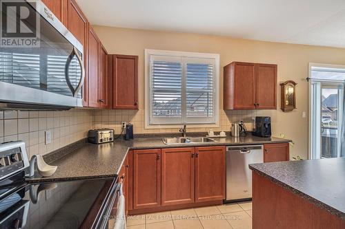 174 White Sands Way, Wasaga Beach, ON - Indoor Photo Showing Kitchen With Double Sink