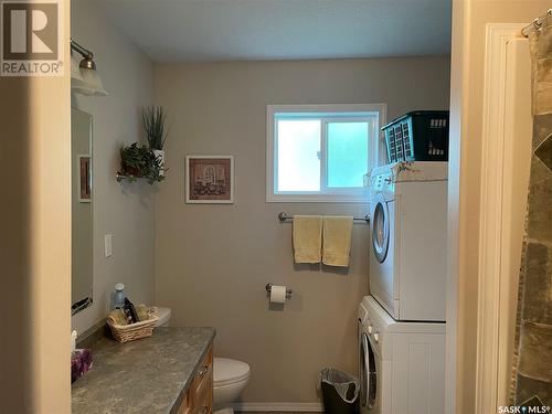 33 Lakeside E, Kipabiskau, SK - Indoor Photo Showing Laundry Room
