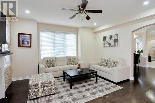 2 Addiscott St, Brampton, ON - Indoor Photo Showing Living Room