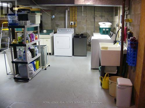171 Oliver Pl, Oakville, ON - Indoor Photo Showing Laundry Room