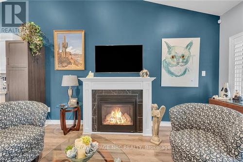 285 South Pelham Road, Welland, ON - Indoor Photo Showing Living Room With Fireplace