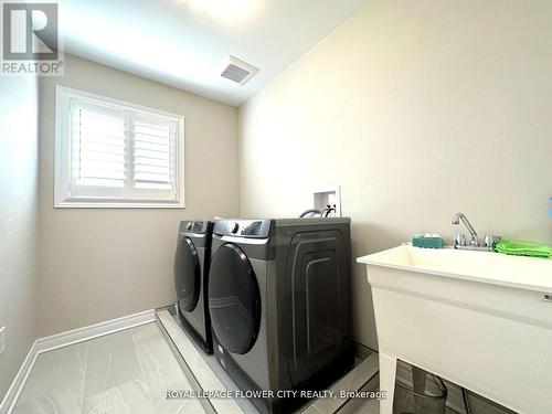 334 Viger Dr, Welland, ON - Indoor Photo Showing Laundry Room