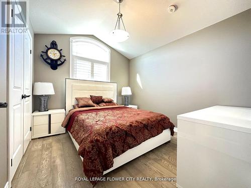 334 Viger Drive, Welland, ON - Indoor Photo Showing Bedroom