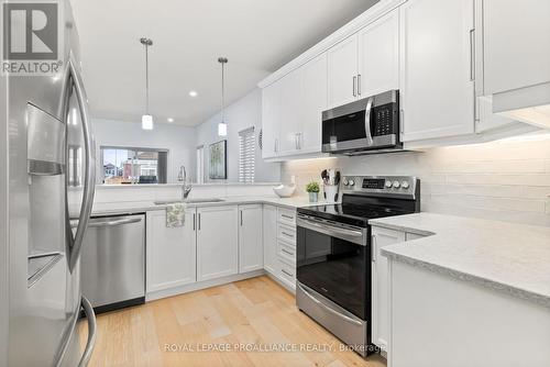 53 Stonecrest Blvd, Quinte West, ON - Indoor Photo Showing Kitchen With Upgraded Kitchen
