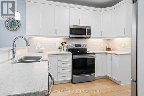 53 Stonecrest Boulevard, Quinte West, ON - Indoor Photo Showing Kitchen With Double Sink With Upgraded Kitchen