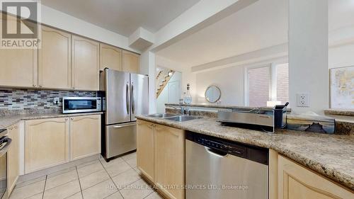 5029 Perennial Drive, Mississauga, ON - Indoor Photo Showing Kitchen With Double Sink