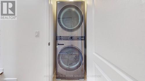 5029 Perennial Dr, Mississauga, ON - Indoor Photo Showing Laundry Room