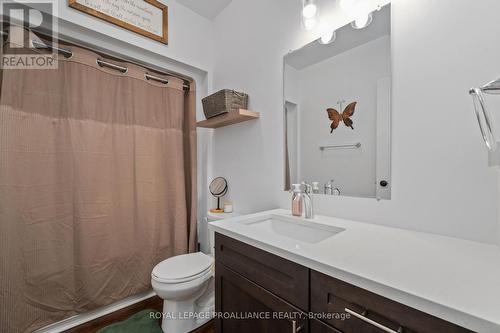 #A & B -10 Lehtinen Cres, Belleville, ON - Indoor Photo Showing Bathroom