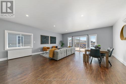 A & B - 10 Lehtinen Crescent, Belleville, ON - Indoor Photo Showing Living Room