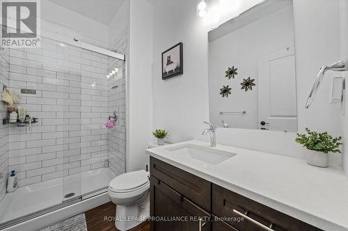 A & B - 10 Lehtinen Crescent, Belleville, ON - Indoor Photo Showing Bathroom