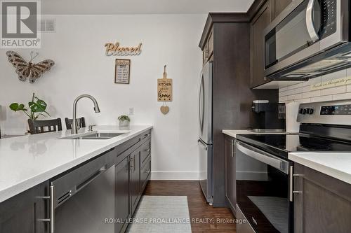 A & B - 10 Lehtinen Crescent, Belleville, ON - Indoor Photo Showing Kitchen With Double Sink With Upgraded Kitchen