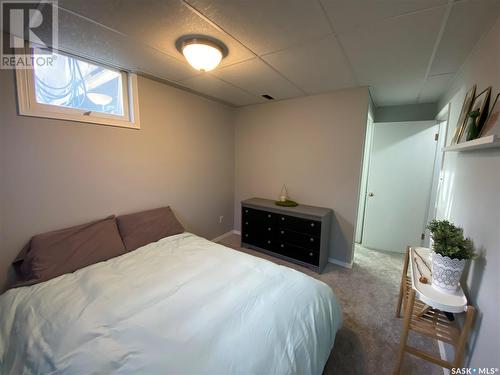 49 5 Street Crescent, Kindersley, SK - Indoor Photo Showing Bedroom