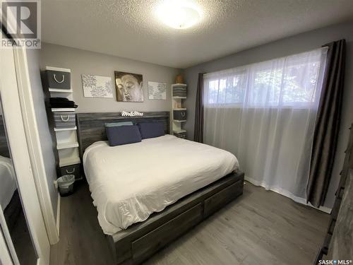 49 5 Street Crescent, Kindersley, SK - Indoor Photo Showing Bedroom