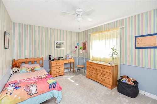 29 Grassyplain Drive, Hamilton, ON - Indoor Photo Showing Bedroom