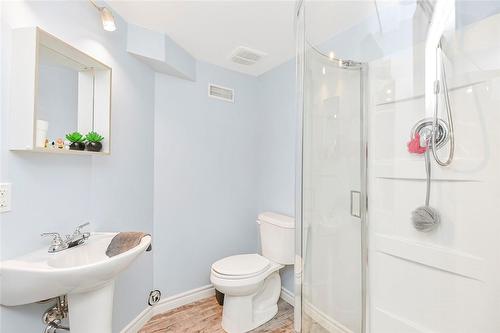 29 Grassyplain Drive, Hamilton, ON - Indoor Photo Showing Bathroom